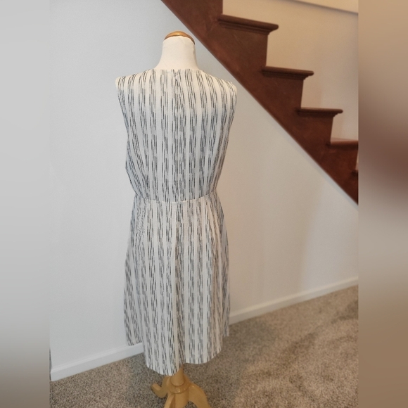 Calvin Klein White & Black Midi Sleeveless Faux Wrap Dress Size 12 New - Picture 4 of 7